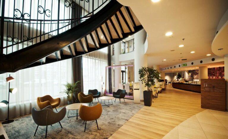 holiday-inn-lodz-1lieu1salle-seminaires.jpg