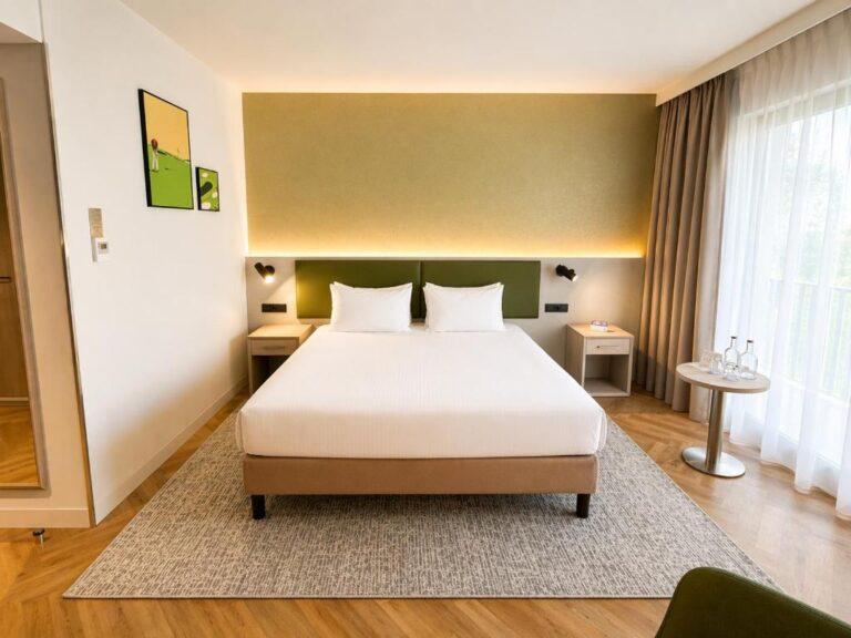 holiday-inn-warsaw-jozefow-1lieu1salle-event.jpg