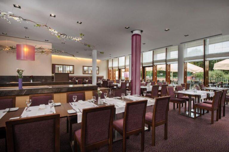 holiday-inn-warsaw-jozefow-1lieu1salle-seminaire.jpg