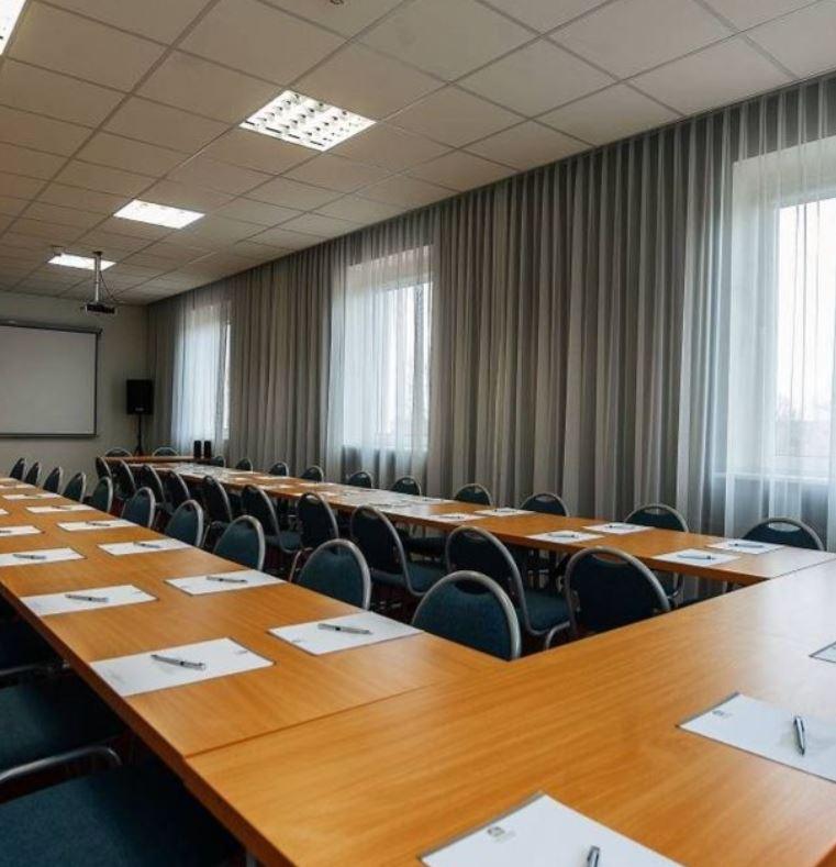 hotel-cristal-bialystok-1lieu1salle-meetings.jpg