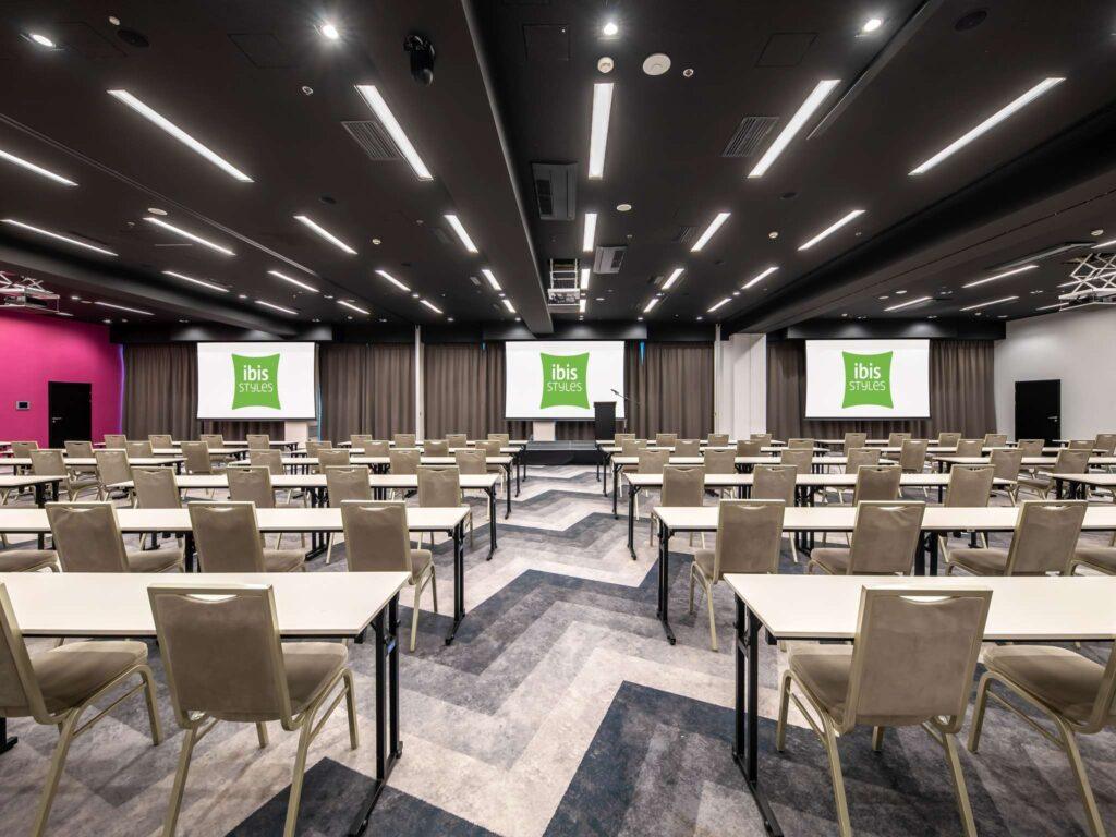 ibis-styles-wroclaw-centrum-1lieu1salle-meeting.jpg