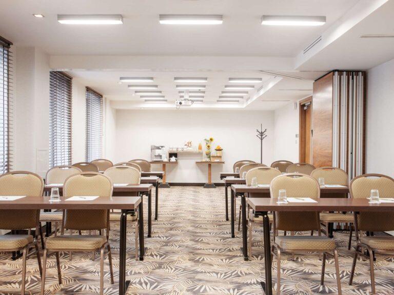 mercure-warszawa-airport-1lieu1salle-reunions.jpg