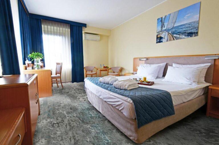 mragowo-resort-1lieu1salle-evenements.jpg