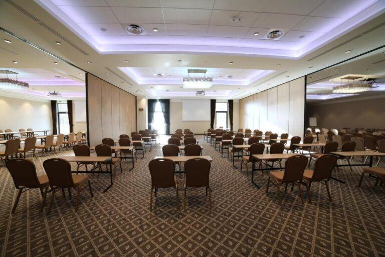 mragowo-resort-1lieu1salle-reunion.jpg