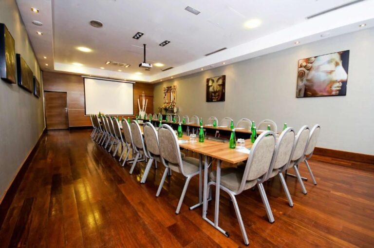 nh-poznan-1lieu1salle-meetings.jpg