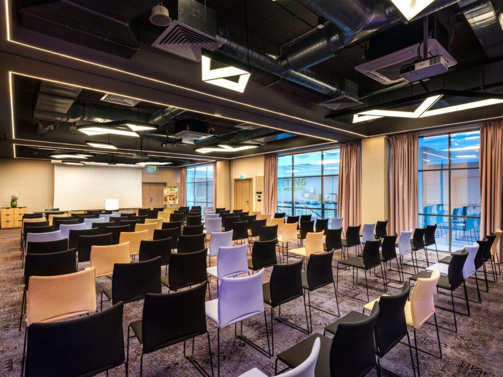 novotel-krakow-centrum-1lieu1salle-meeting.jpg