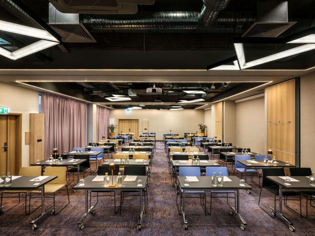 novotel-krakow-centrum-1lieu1salle-reunion.jpg