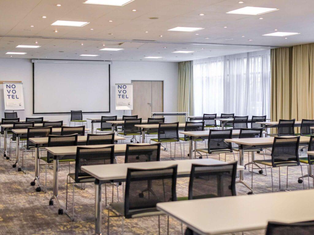 novotel-poznan-malta-1lieu1salle-reunion.jpg