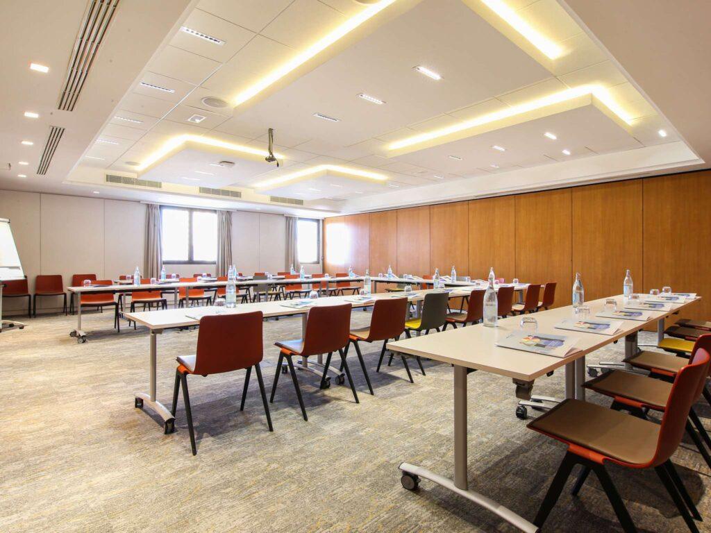 novotel-tunis-1lieu1salle-meetings.jpg