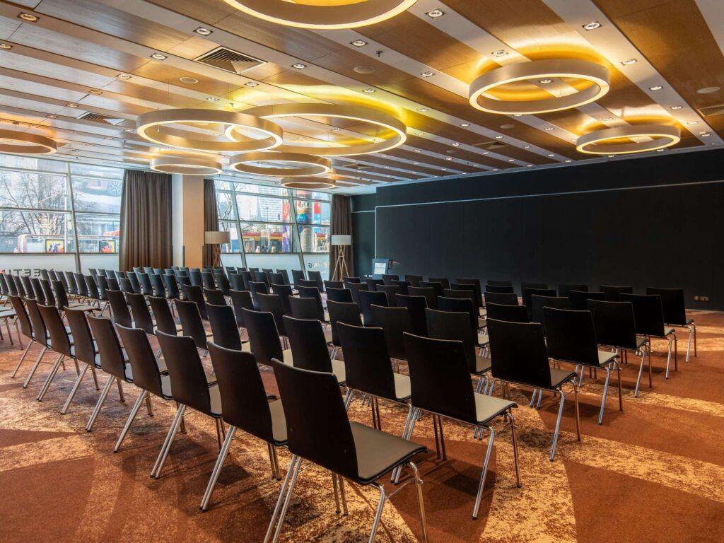 novotel-warszawa-center-1lieu1salle-meeting.jpg