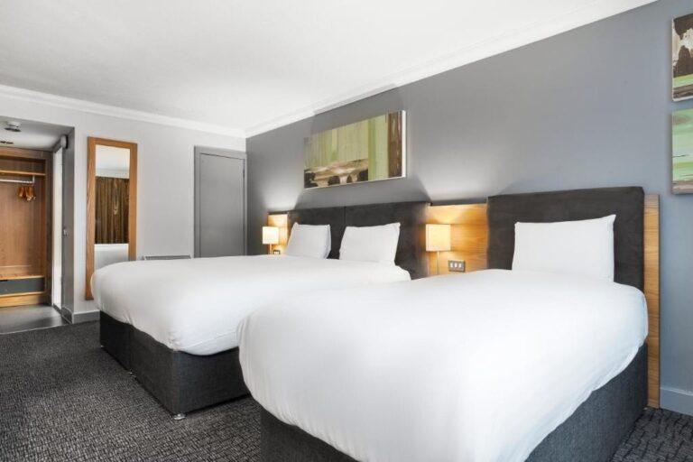 park-inn-radisson-cardiff-centre-1lieu1salle-event.jpg