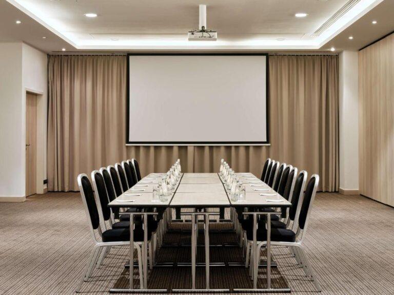 park-inn-radisson-krakow-1lieu1salle-meetings.jpg