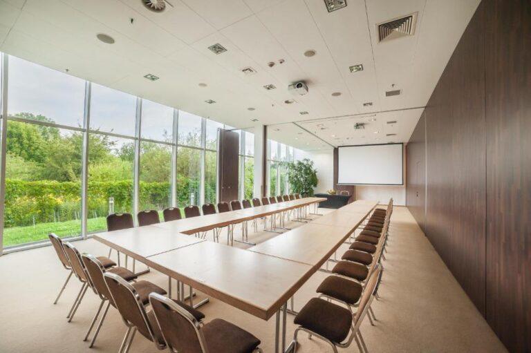 premier-krakow-hotel-1lieu1salle-meeting.jpg