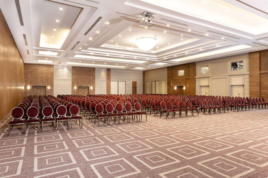 radisson-blu-convention-tunis-1lieu1salle-meeting.jpg
