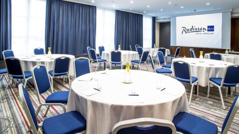 radisson-blu-wroclaw-1lieu1salle-reunion.jpg