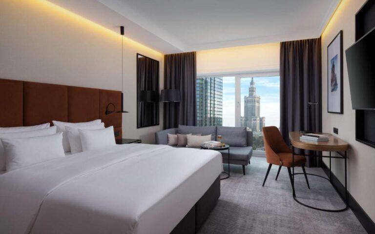 radisson-collection-warsaw-1lieu1salle-evenements.jpg