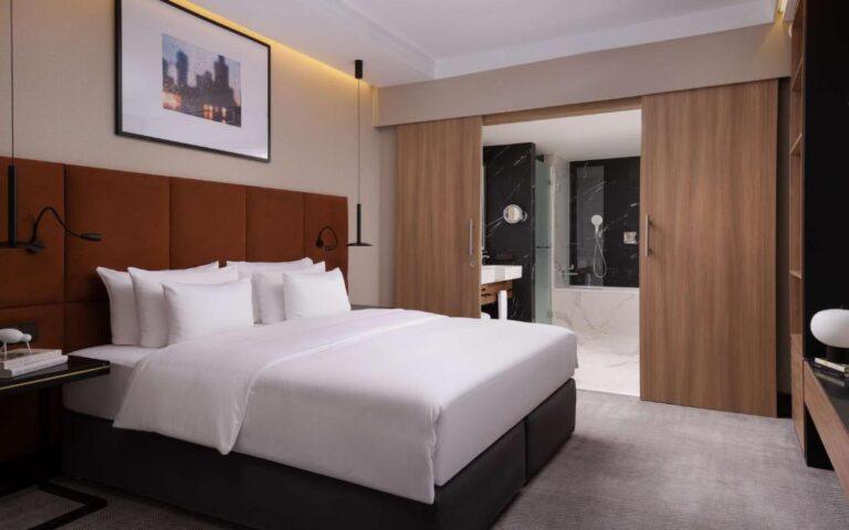 radisson-collection-warsaw-1lieu1salle-event.jpg