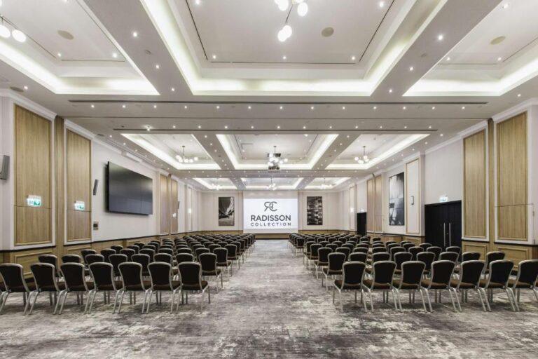 radisson-collection-warsaw-1lieu1salle-meeting.jpg