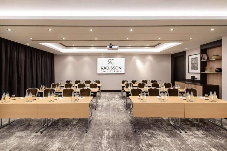 radisson-collection-warsaw-1lieu1salle-meetings.jpg