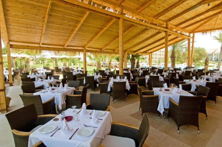 royal-thalasso-monastir-1lieu1salle-meetings.jpg