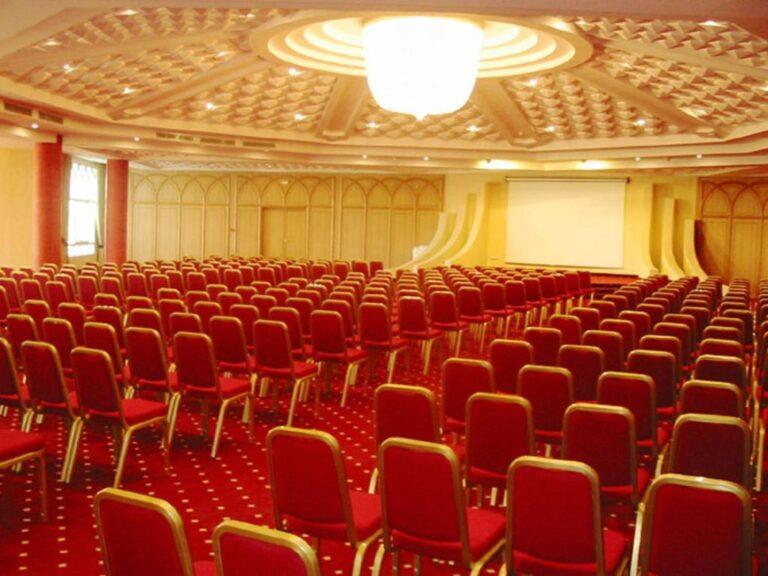 royal-tulip-taj-sultan-1lieu1salle-meetings.jpg