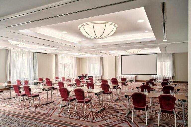 sheraton-grand-krakow-1lieu1salle-reunion.jpg