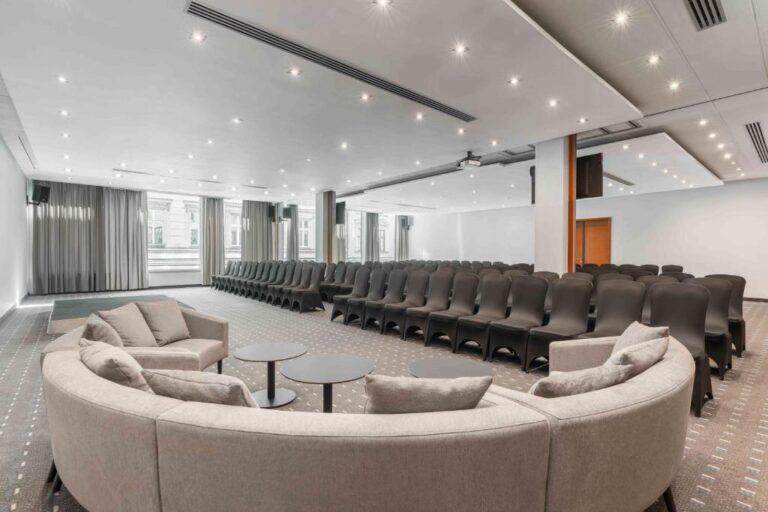 wyndham-wroclaw-old-town-1lieu1salle-meeting.jpg