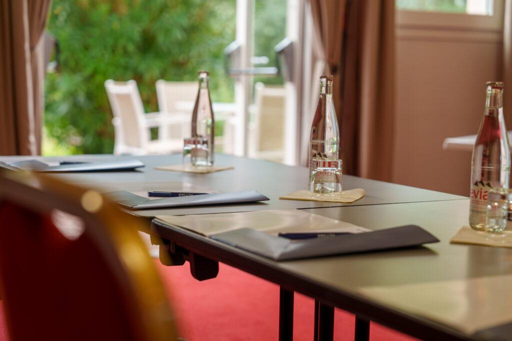 Vue-table-seminaire-2-scaled-1.jpg