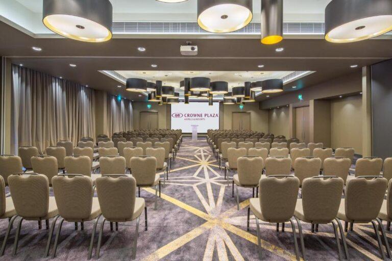 crowne-plaza-aberdeen-aeroport-1lieu1salle-meeting.jpg