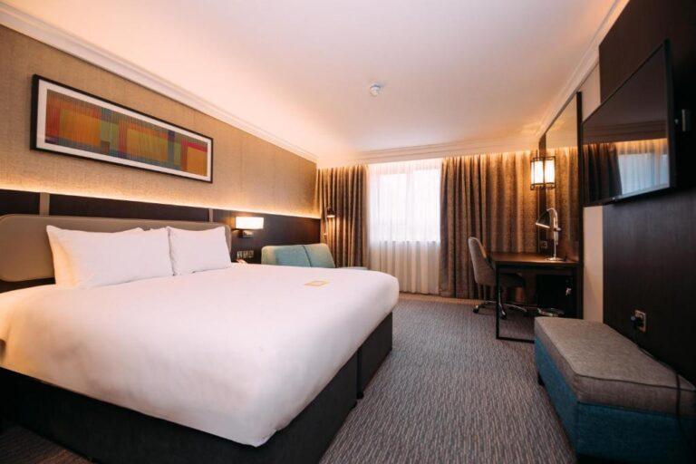 crowne-plaza-belfast-1lieu1salle-event.jpg