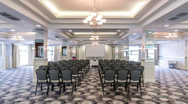 crowne-plaza-belfast-1lieu1salle-reunion.jpg