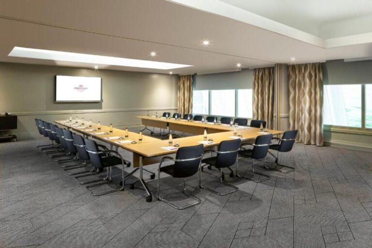 crowne-plaza-glasgow-1lieu1salle-meetings.jpg