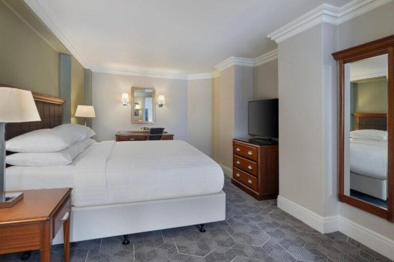 delta-hotels-huntingdon-1lieu1salle-event.jpg