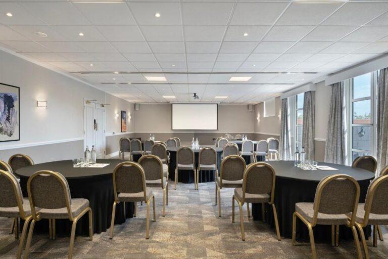 delta-hotels-huntingdon-1lieu1salle-meetings.jpg