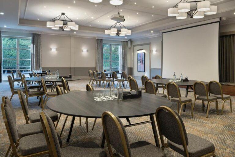 delta-hotels-huntingdon-1lieu1salle-reunion.jpg