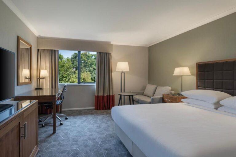 delta-hotels-peterborough-1lieu1salle-event.jpg