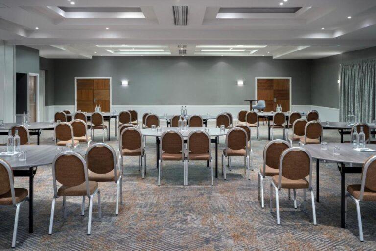 delta-hotels-peterborough-1lieu1salle-meeting.jpg