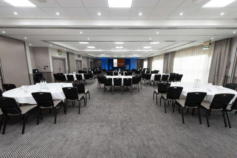 doubletree-edinburgh-airport-1lieu1salle-meeting.jpg