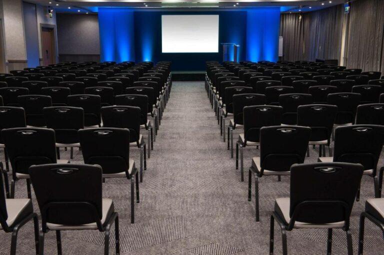 doubletree-edinburgh-airport-1lieu1salle-meetings.jpg