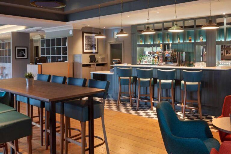doubletree-edinburgh-airport-1lieu1salle-seminaire.jpg