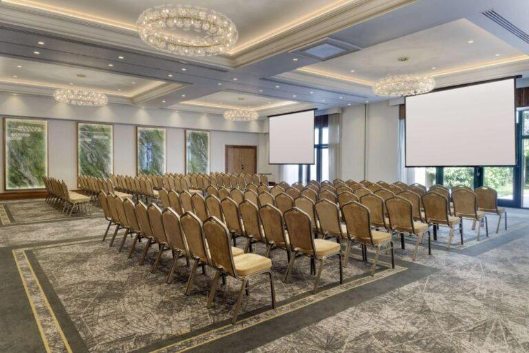 doubletree-hilton-belfast-templepatrick-1lieu1salle-meeting.jpg