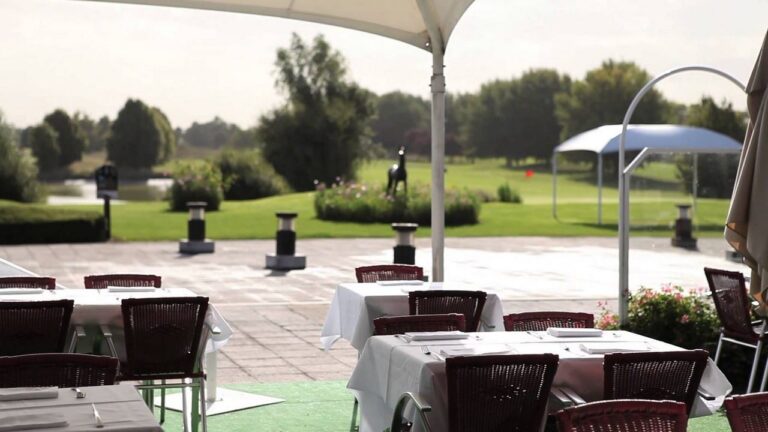 golf-hotel-de-mont-griffon-1lieu1salle-convention.jpg