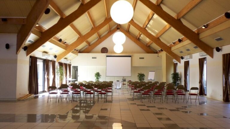 golf-hotel-de-mont-griffon-1lieu1salle-evenement.jpg