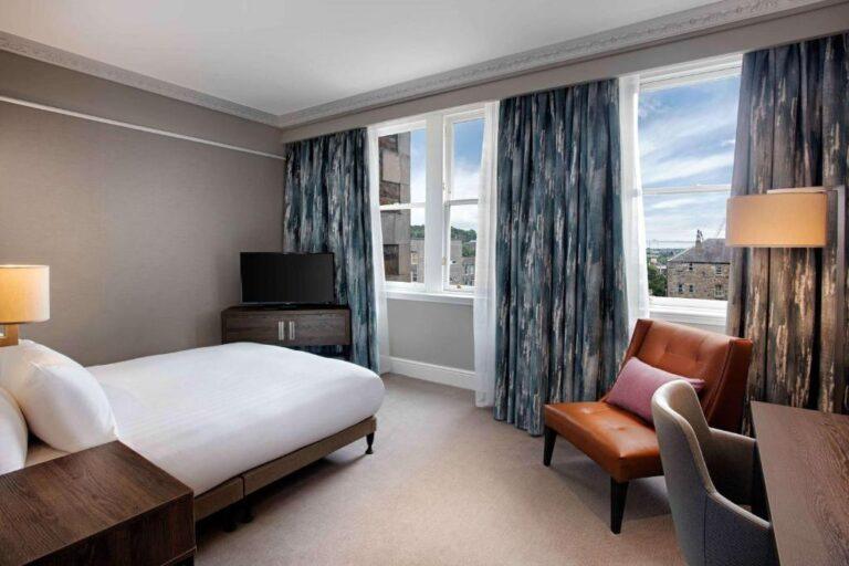 hilton-edinburgh-carlton-1lieu1salle-event.jpg