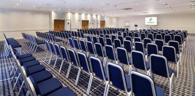 holiday-inn-basildon-1lieu1salle-meetings.jpg
