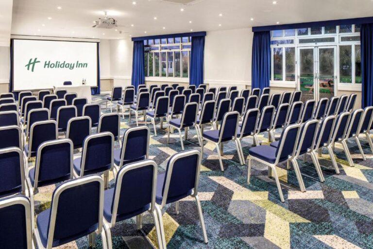 holiday-inn-basildon-1lieu1salle-reunion.jpg