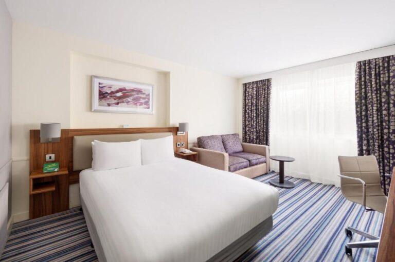 holiday-inn-colchester-1lieu1salle-evenements.jpg