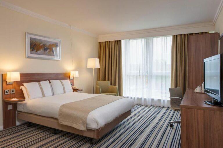 holiday-inn-colchester-1lieu1salle-event.jpg