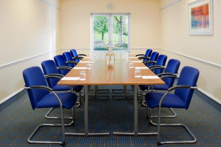 holiday-inn-colchester-1lieu1salle-meeting.jpg