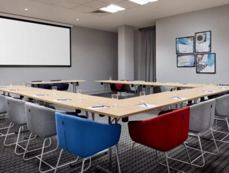 holiday-inn-express-belfast-city-1lieu1salle-reunion.jpg